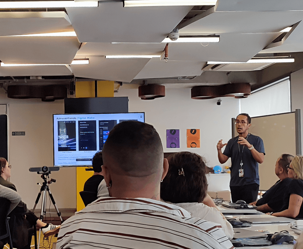 Amilcar presenting a design workshop to the product team